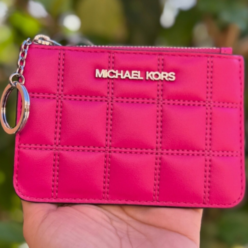 ONE BNWT Michael Kors Jet Set Travel Small Wallet Quilted Dragon Fruit